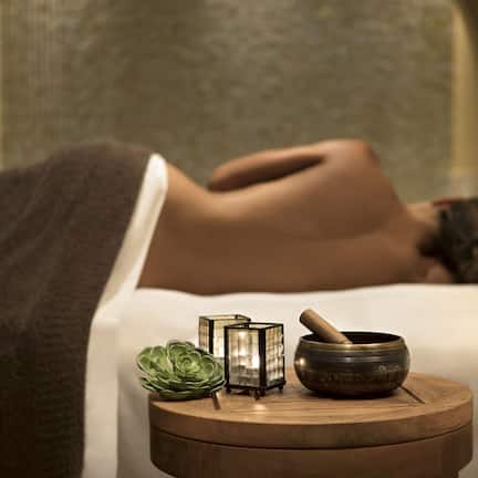 Sauna, hot tub, steam room, body treatments, aromatherapy