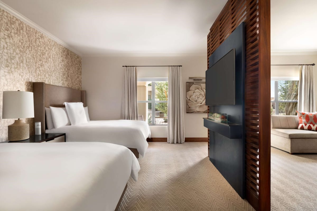 fairmont gold jr suite 2 queen- 600sf 56sm lounge access with breakfast, patio or balcony, tub | 1 bedroom, premium bedding, down duvets, pillow-top beds