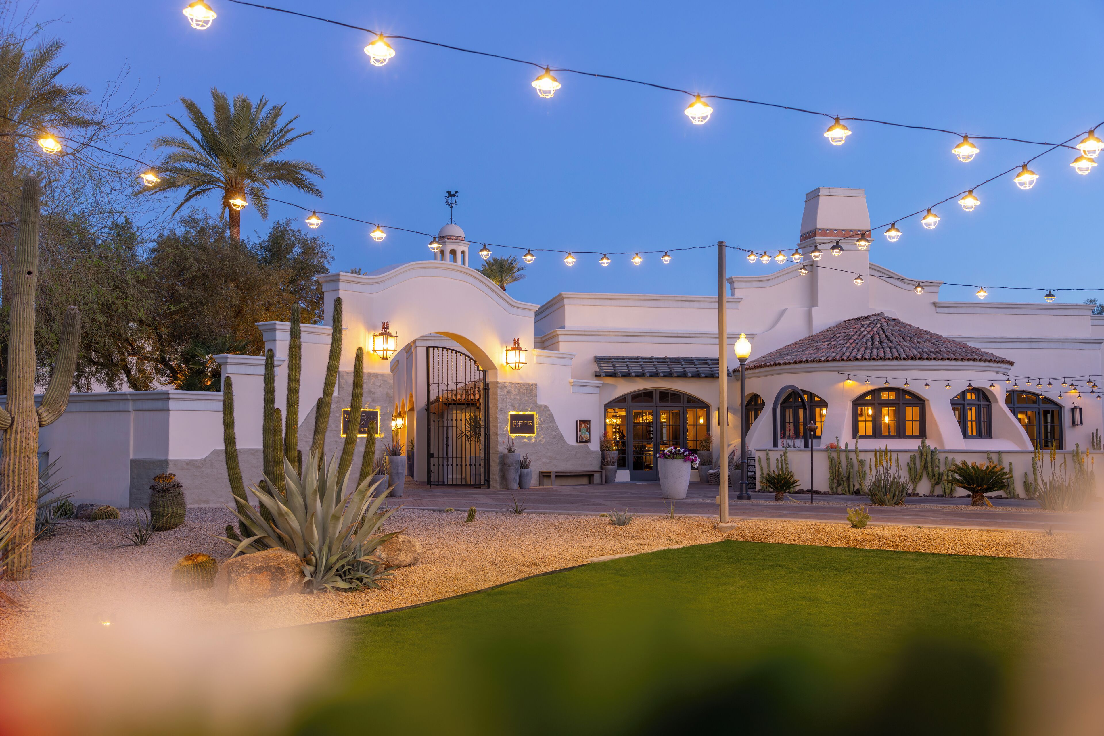 5 restaurants, breakfast, lunch, dinner served; Mexican cuisine 