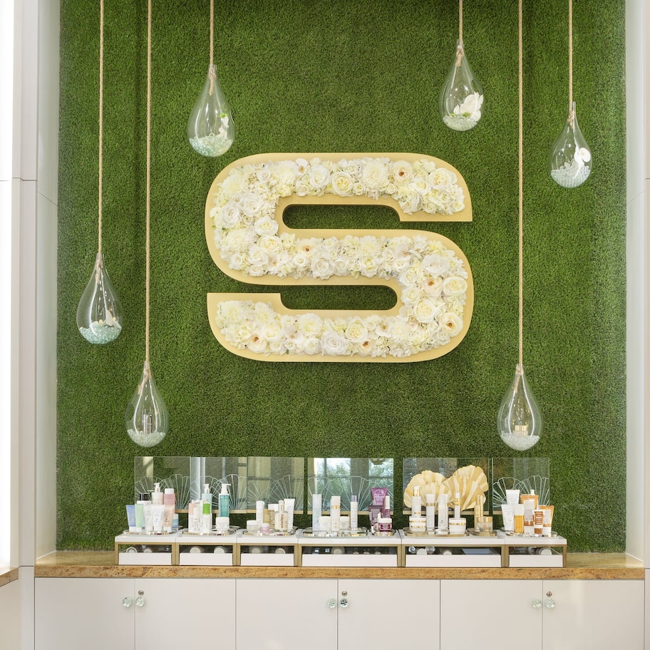 Sauna, hot tub, steam room, body treatments, aromatherapy