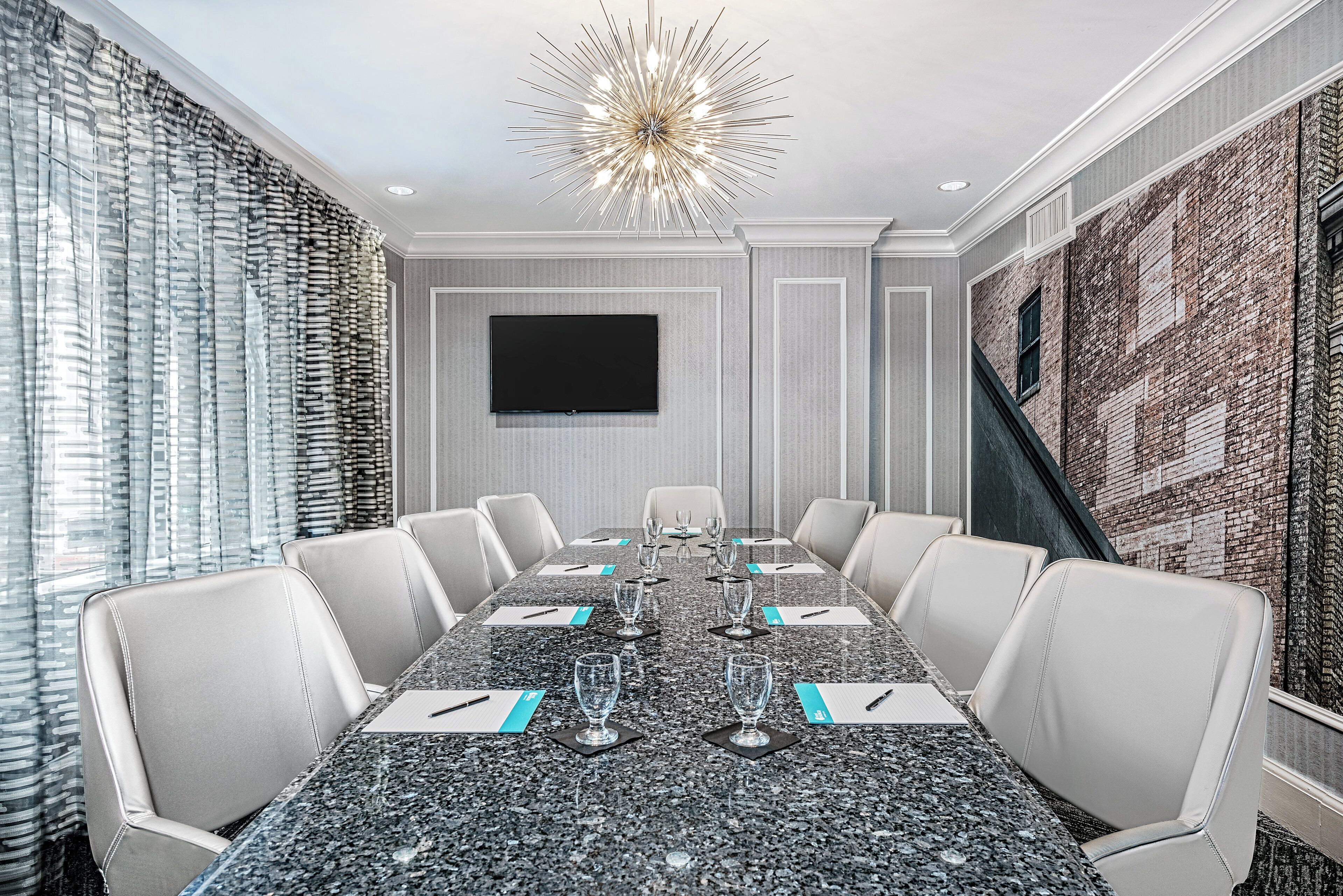 Photo - Hotel Indigo Dallas Downtown by IHG