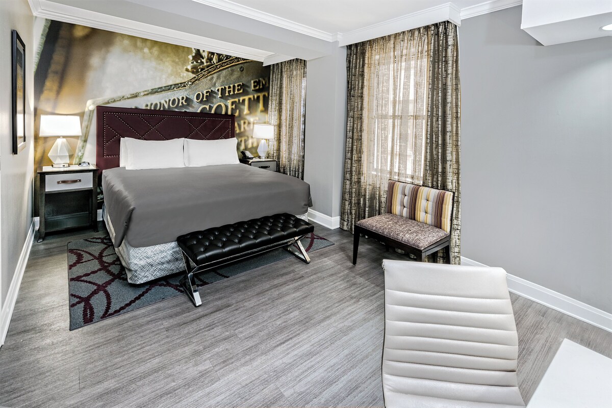 Premium bedding, pillowtop beds, in-room safe, desk