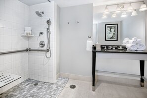 Standard Room, 1 Queen Bed, Accessible (Mobility, Roll-In Shower) | Bathroom | Shower, hydromassage showerhead, designer toiletries, hair dryer - Hotel Indigo Dallas Downtown by IHG (Dallas)