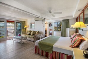 Premium Water View, 1 King Bed, Water View | Premium bedding, in-room safe, desk, blackout drapes - Summit Resort Hotel (Lowlands)