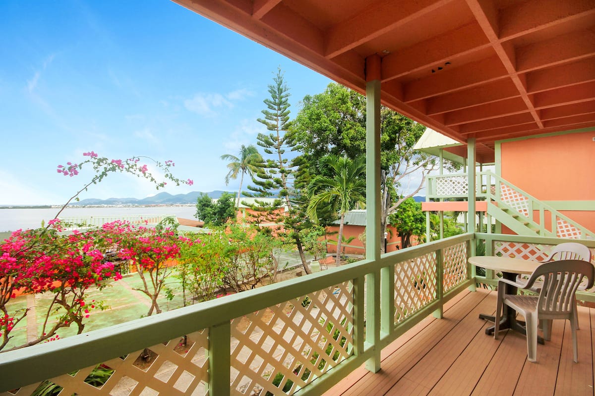Deluxe Water View, 1 King Bed, Water View | Balkon