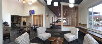 克拉克默斯 - 波特蘭凱藝套房飯店