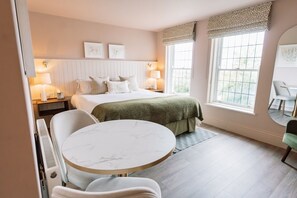Deluxe Double or Twin Room | Minibar, in-room safe, individually decorated, individually furnished - Hatton Court (Gloucester)