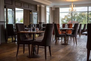 Breakfast, lunch, dinner served; local cuisine, garden views