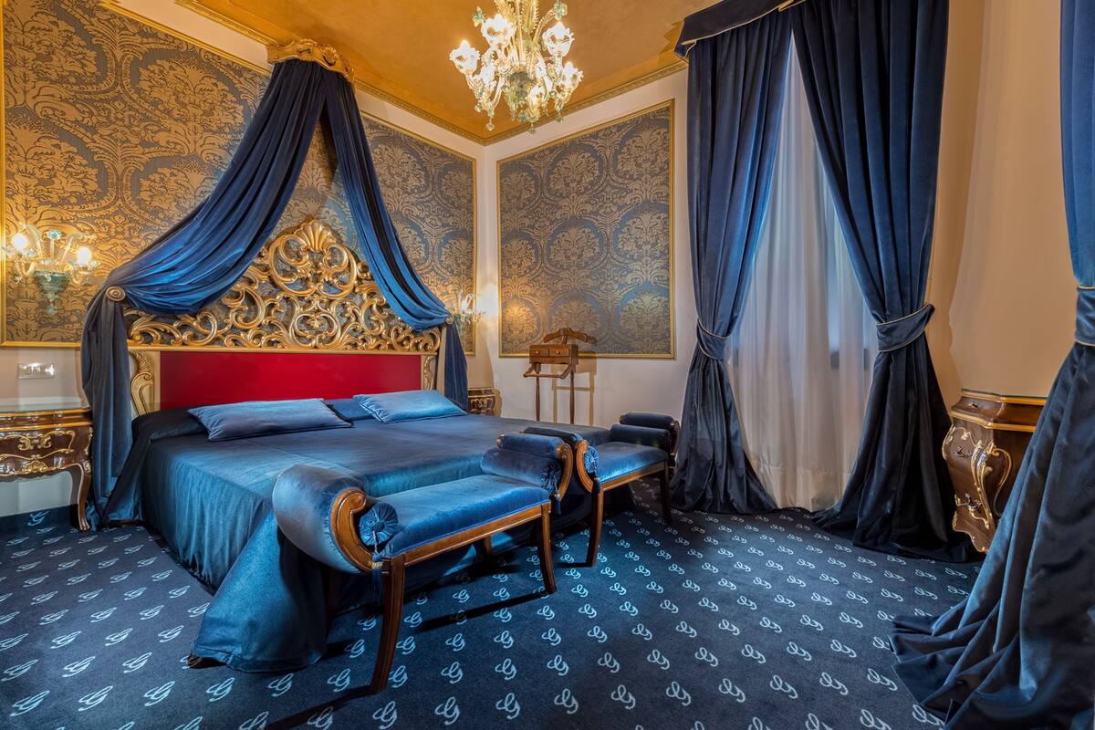 Suite | 1 bedroom, minibar, in-room safe, individually decorated