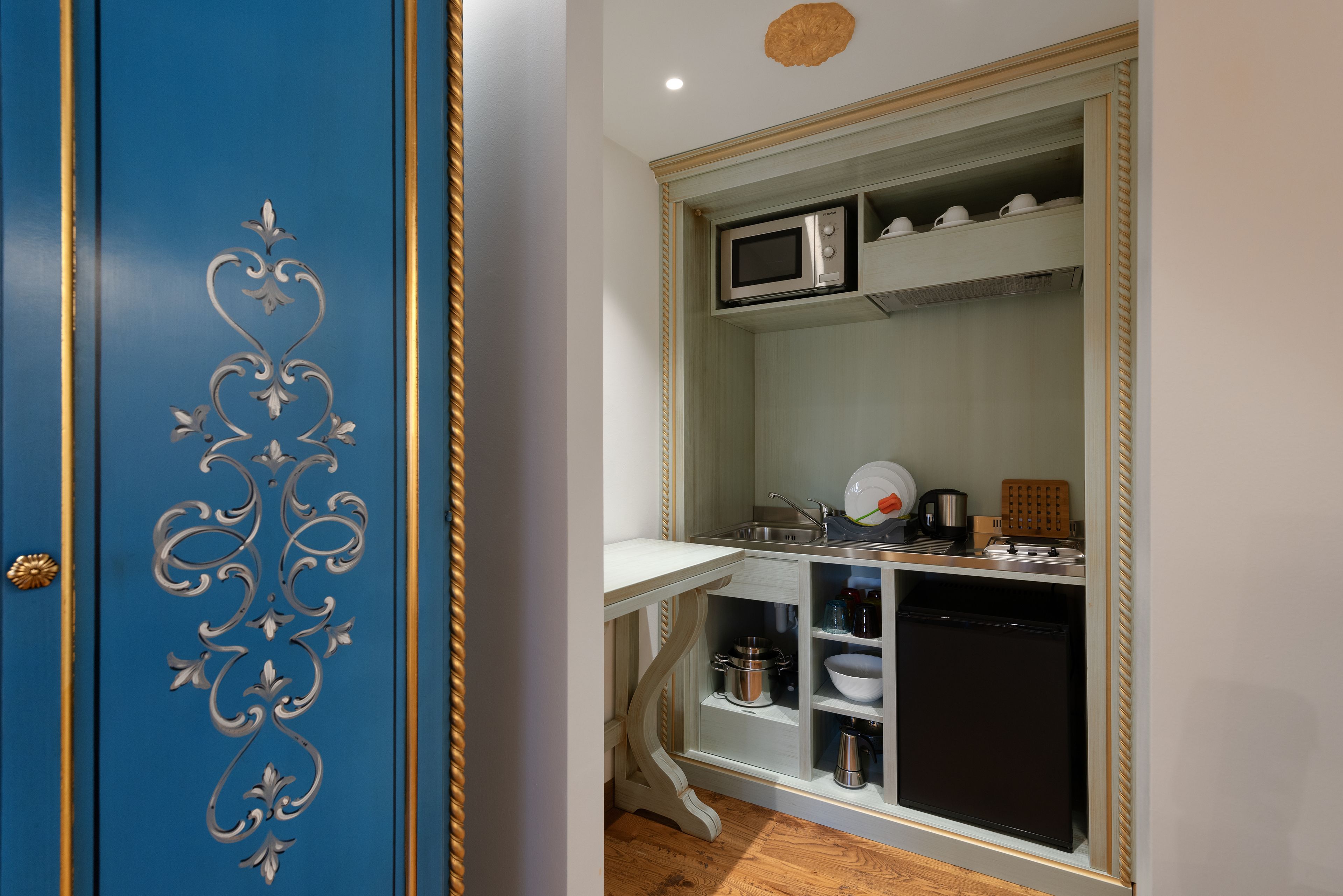 deluxe studio, kitchenette, annex building | private kitchenette