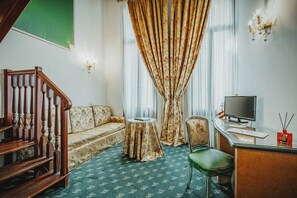 Suite (Junior Suite Loft) | Living area | LCD TV - Hotel Giorgione (Venice)