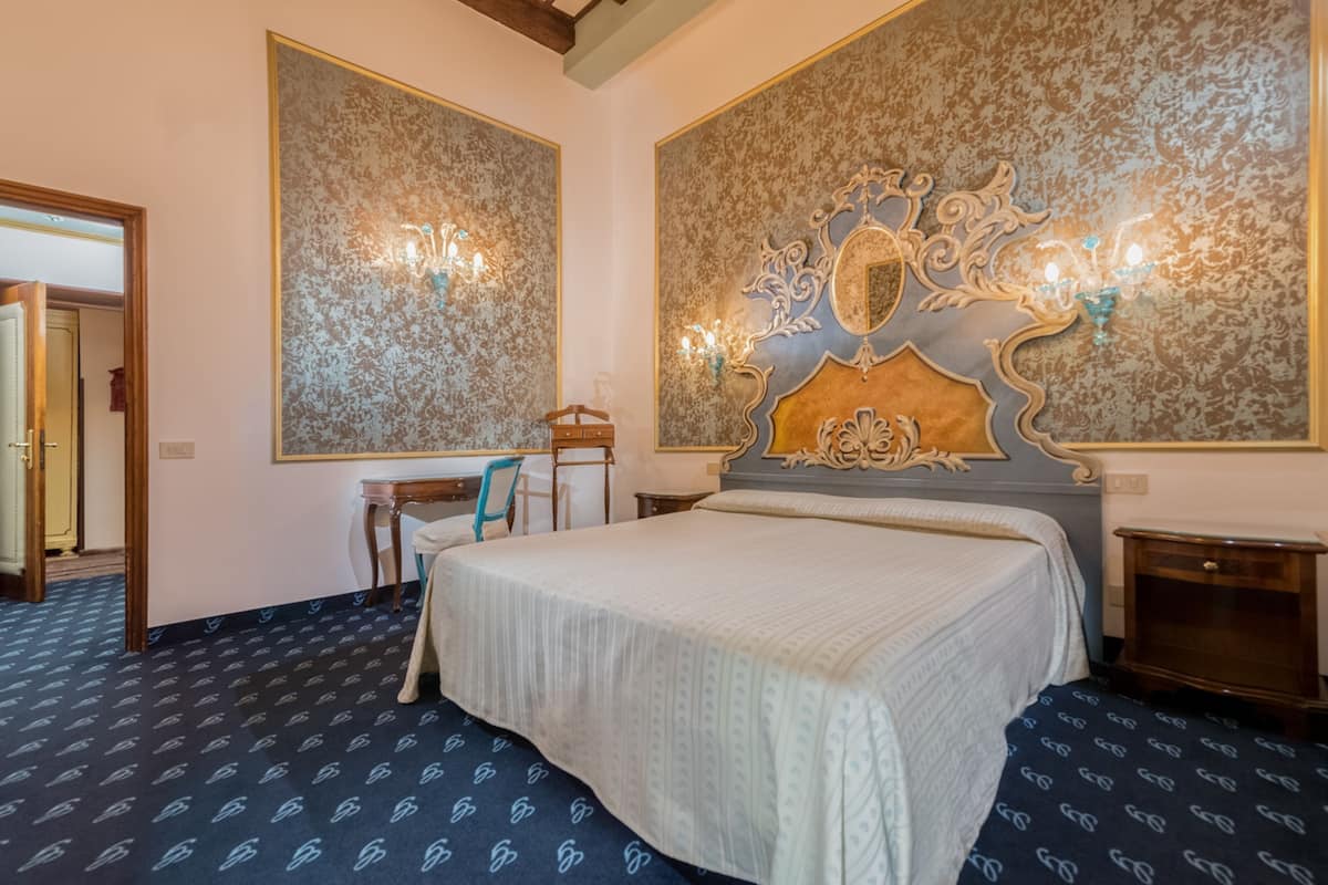 Chambre Supérieure | 1 chambre, minibar, coffres-forts dans les chambres