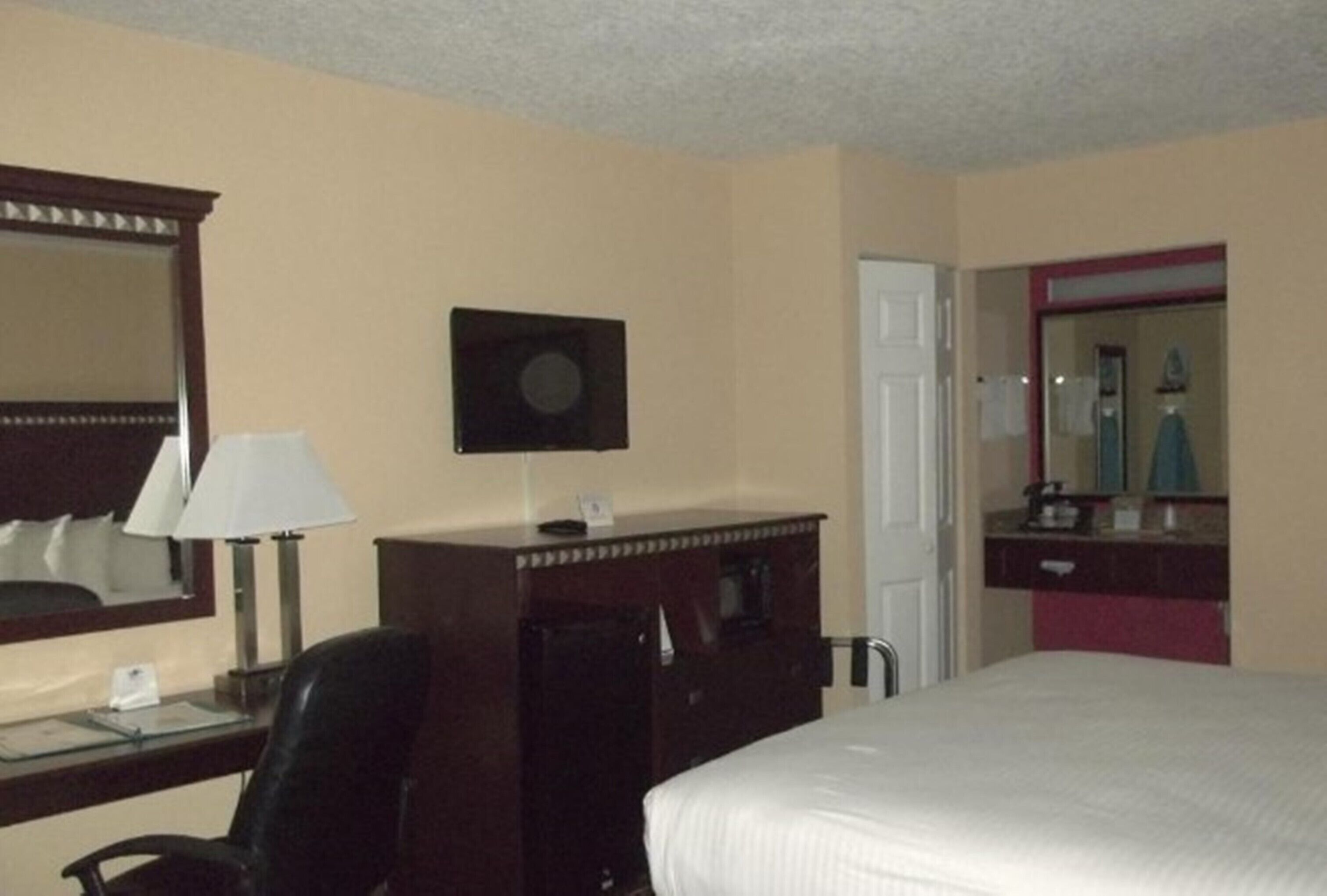 Photo - Days Inn by Wyndham Fort Lauderdale Airport Cruise Port
