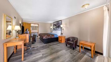 Escritorio, tabla de planchar con plancha y cunas gratuitas