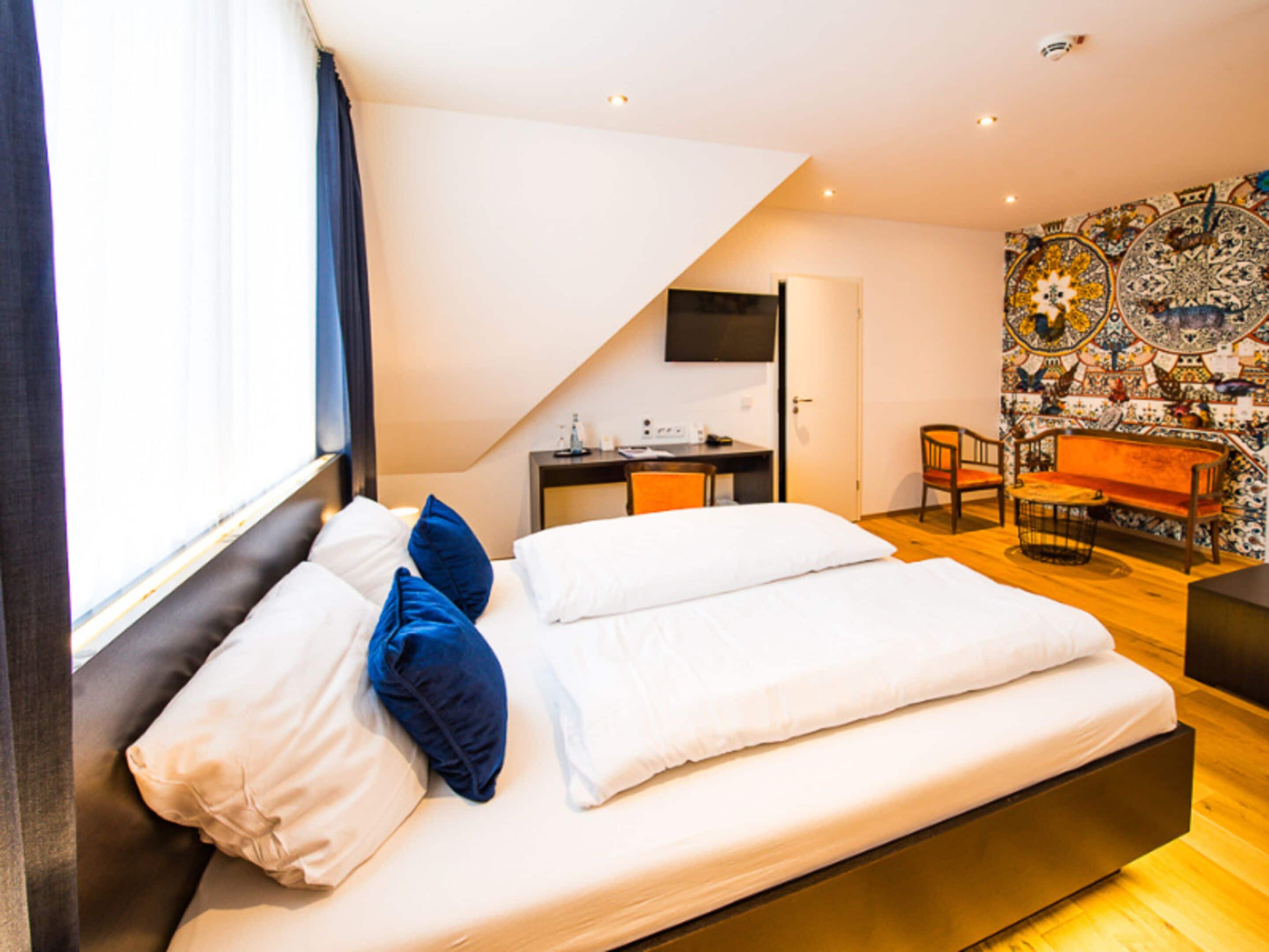 standard double room | individually decorated, desk, iron/ironing board, free wifi