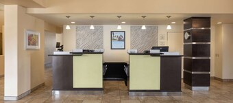 La Quinta Inn & Suites by Wyndham Tucson - Reid Park
