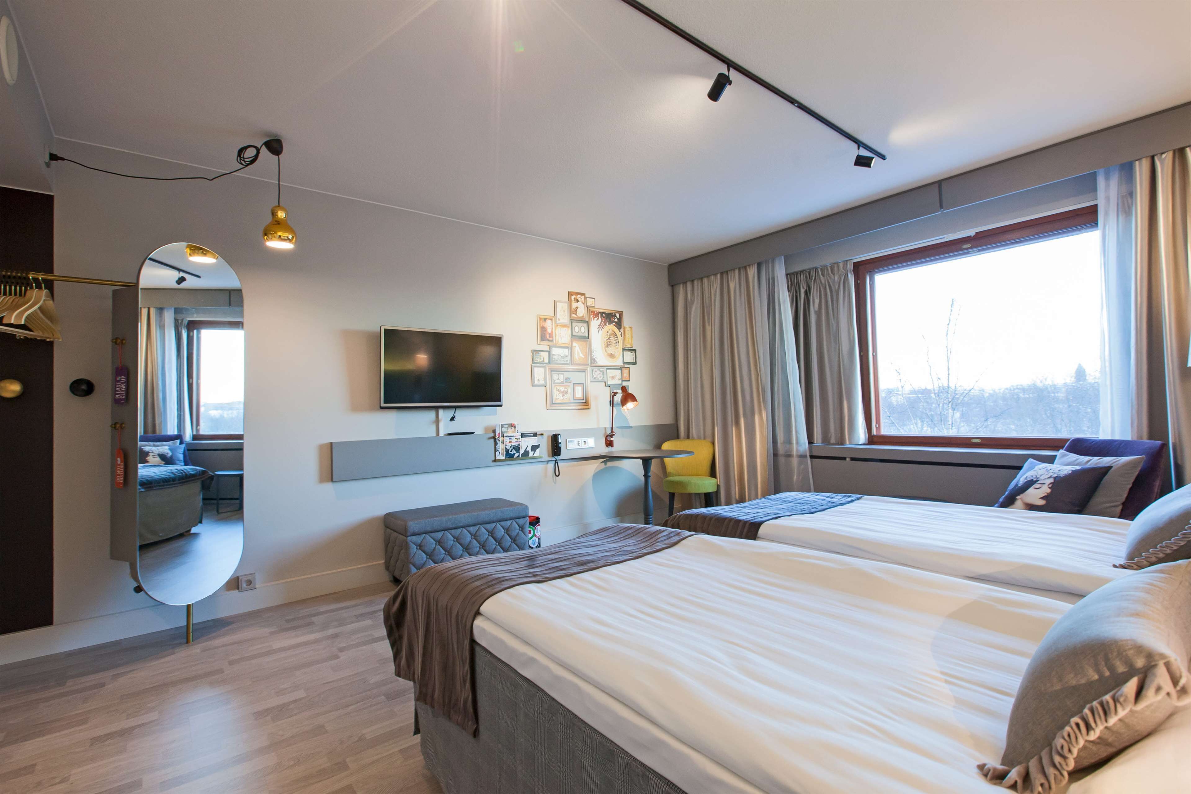 Brankas, Wi-Fi gratis, dan seprai linen