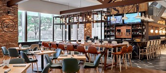 Delta Hotels by Marriott Calgary Downtown