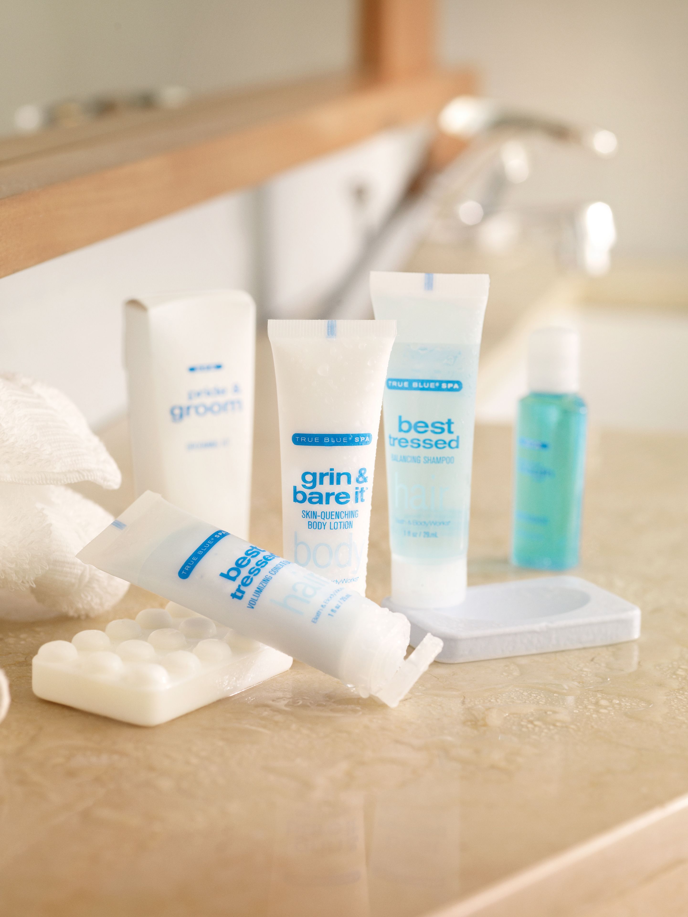 room, 2 double beds, accessible, non smoking (mobility) | bathroom amenities | combined shower/bathtub, free toiletries, hair dryer, towels