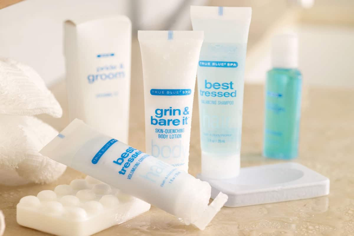 room, 2 double beds, accessible, non smoking (mobility) | bathroom amenities | combined shower/bathtub, free toiletries, hair dryer, towels