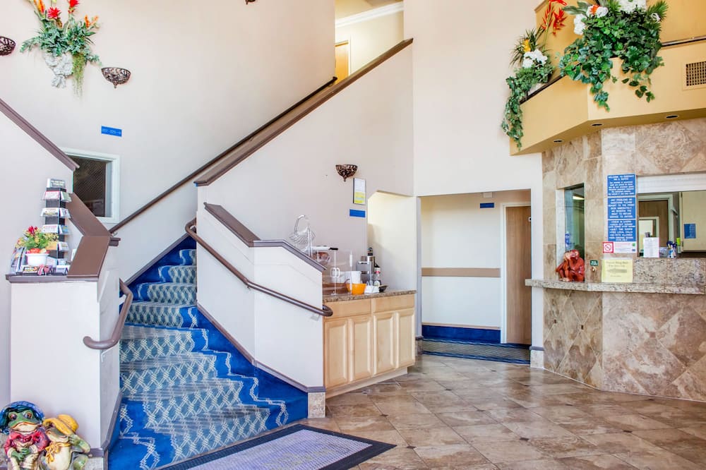Rodeway Inn & Suites Lake Havasu City