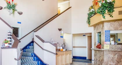 Rodeway Inn and Suites