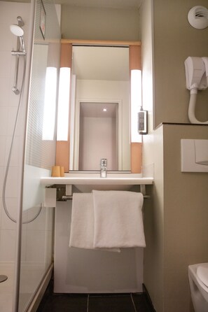 Standard-Doppelzimmer, 1 Doppelbett | Badezimmer