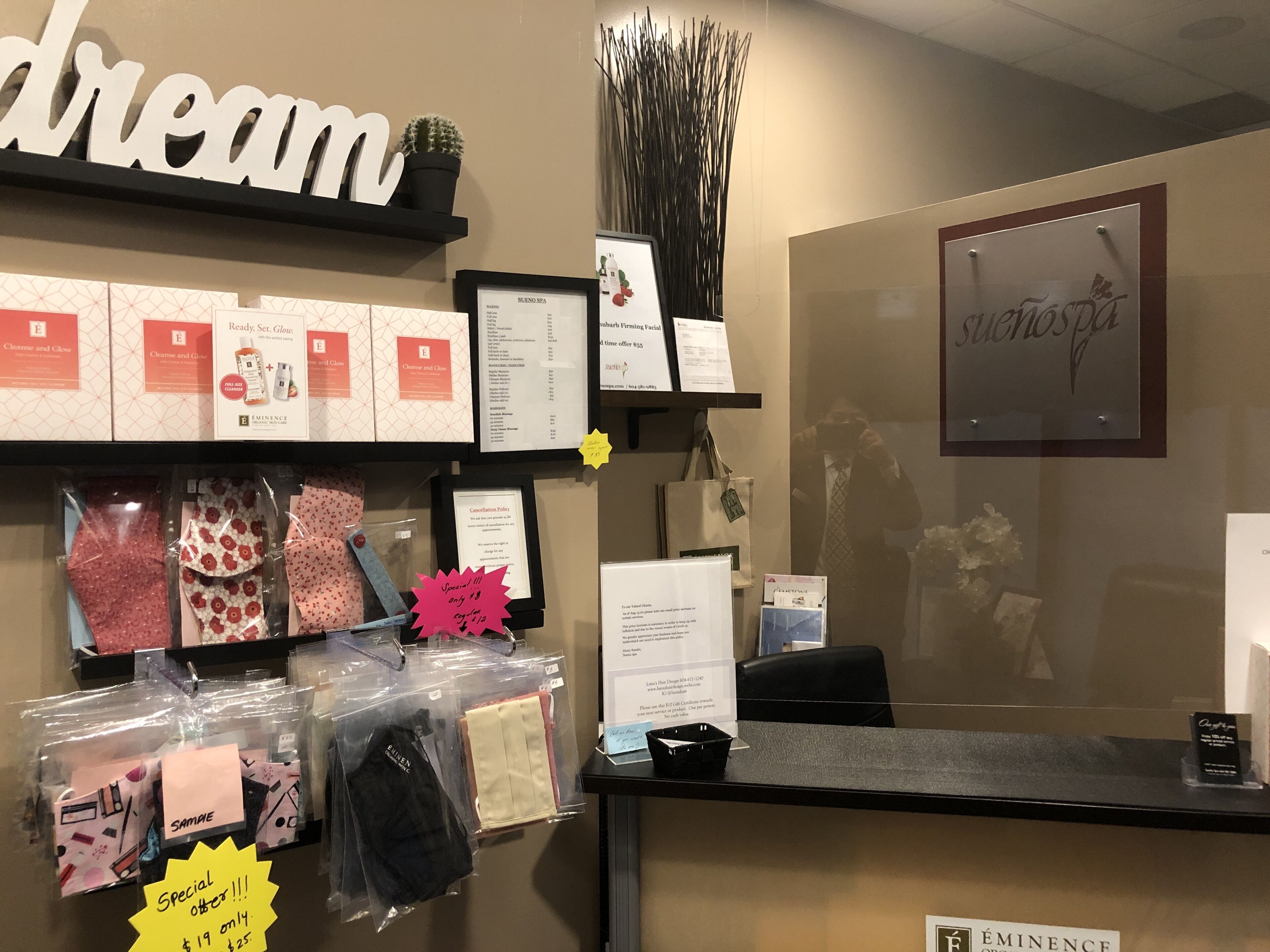 hot tub, body treatments, deep-tissue massages, swedish massages