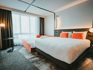 Superior Room, 1 Queen Bed with Sofa bed | Premium bedding, memory foam beds, in-room safe, desk - Novotel Lens Noyelles (Noyelles-Godault)