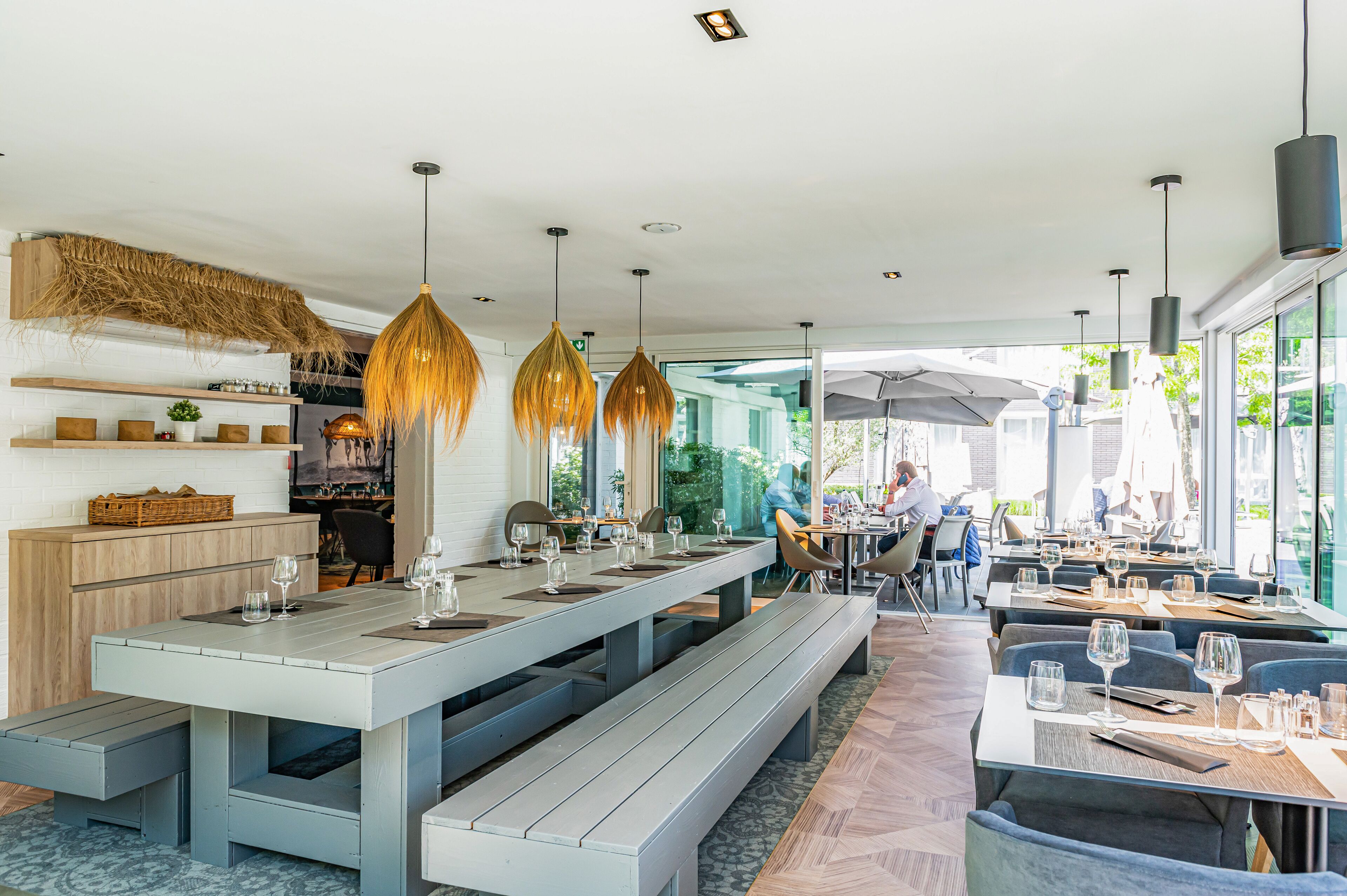 breakfast, lunch, dinner served; french cuisine