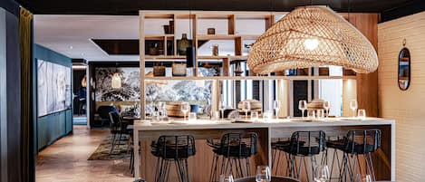 Breakfast, lunch, dinner served; French cuisine