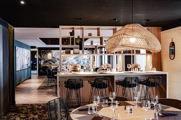 Breakfast, lunch, dinner served; French cuisine - Novotel Lens Noyelles (Noyelles-Godault)