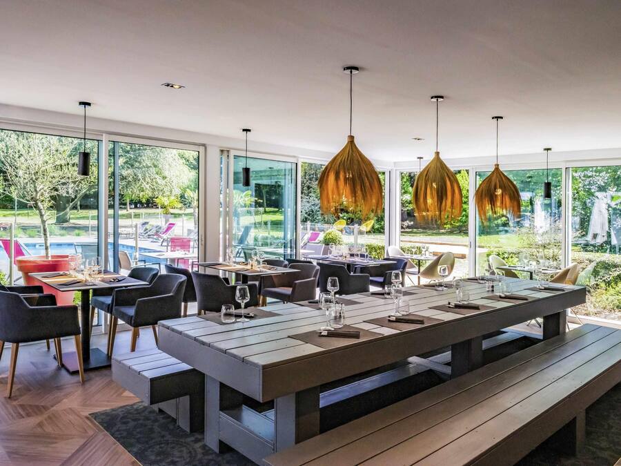 Serveert ontbijt, lunch, diner, Franse gerechten