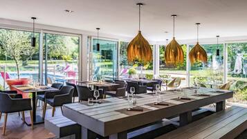 Breakfast, lunch, dinner served; French cuisine