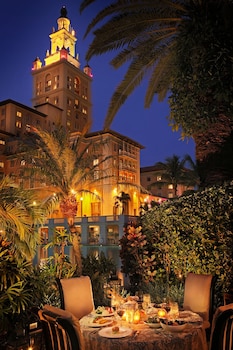 4 restaurants, breakfast, lunch, dinner served; Italian cuisine at Biltmore Hotel - Miami - Coral Gables