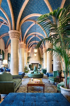 Hotel entrance and lobby at Biltmore Hotel - Miami - Coral Gables