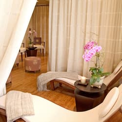 Salas de tratamiento para parejas, sauna y baño de vapor