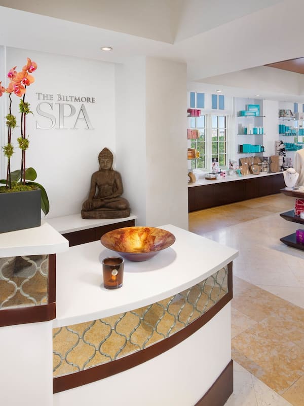 Couples treatment rooms, sauna, steam room, body treatments