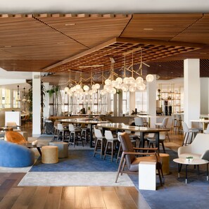 Lobby - Hilton Los Angeles Culver City (Culver City)