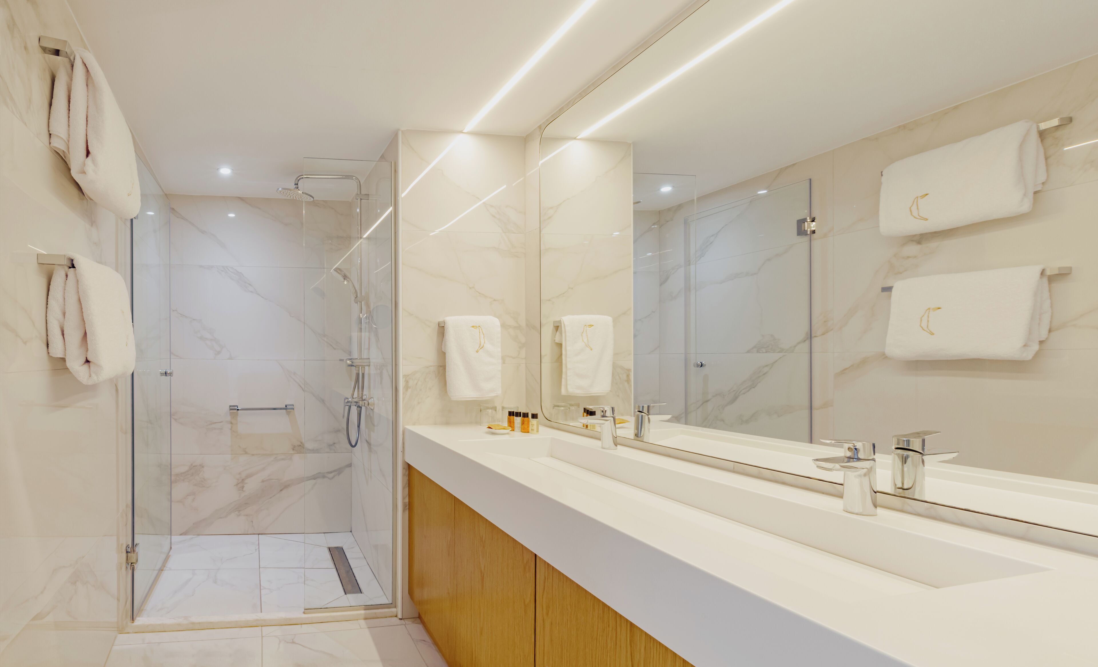 Foto - Golden Bay Beach Hotel