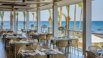 4 restaurants, breakfast, lunch, dinner served; Greek cuisine