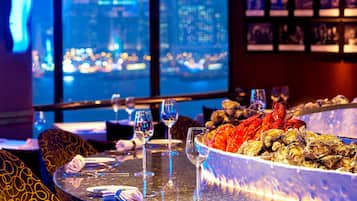 2 bar/lounge