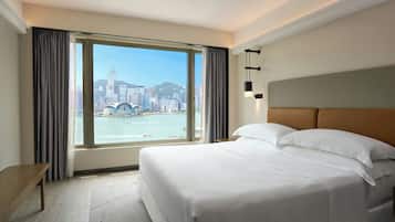 Premium bedding, in-room safe, laptop workspace, blackout drapes