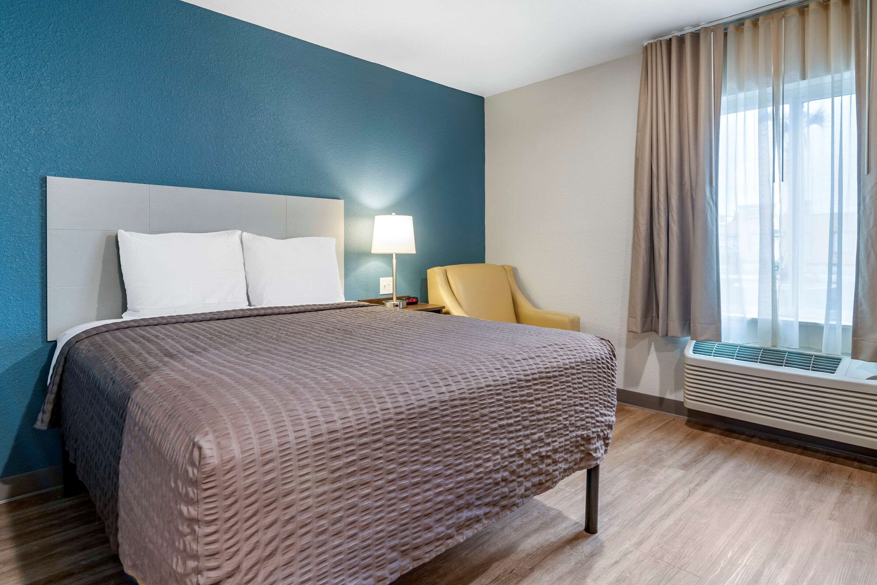 Desk, blackout curtains, iron/ironing board, free WiFi