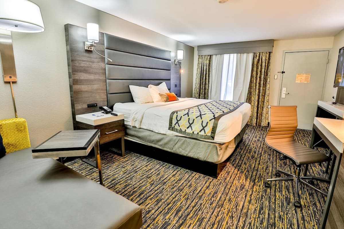 Down comforters, pillowtop beds, desk, laptop workspace
