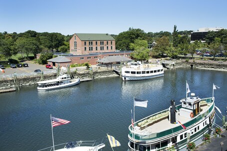 Delamar Greenwich Harbor - Image 25