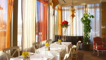 Morgenmad tilberedt efter bestilling hver dag mod et gebyr