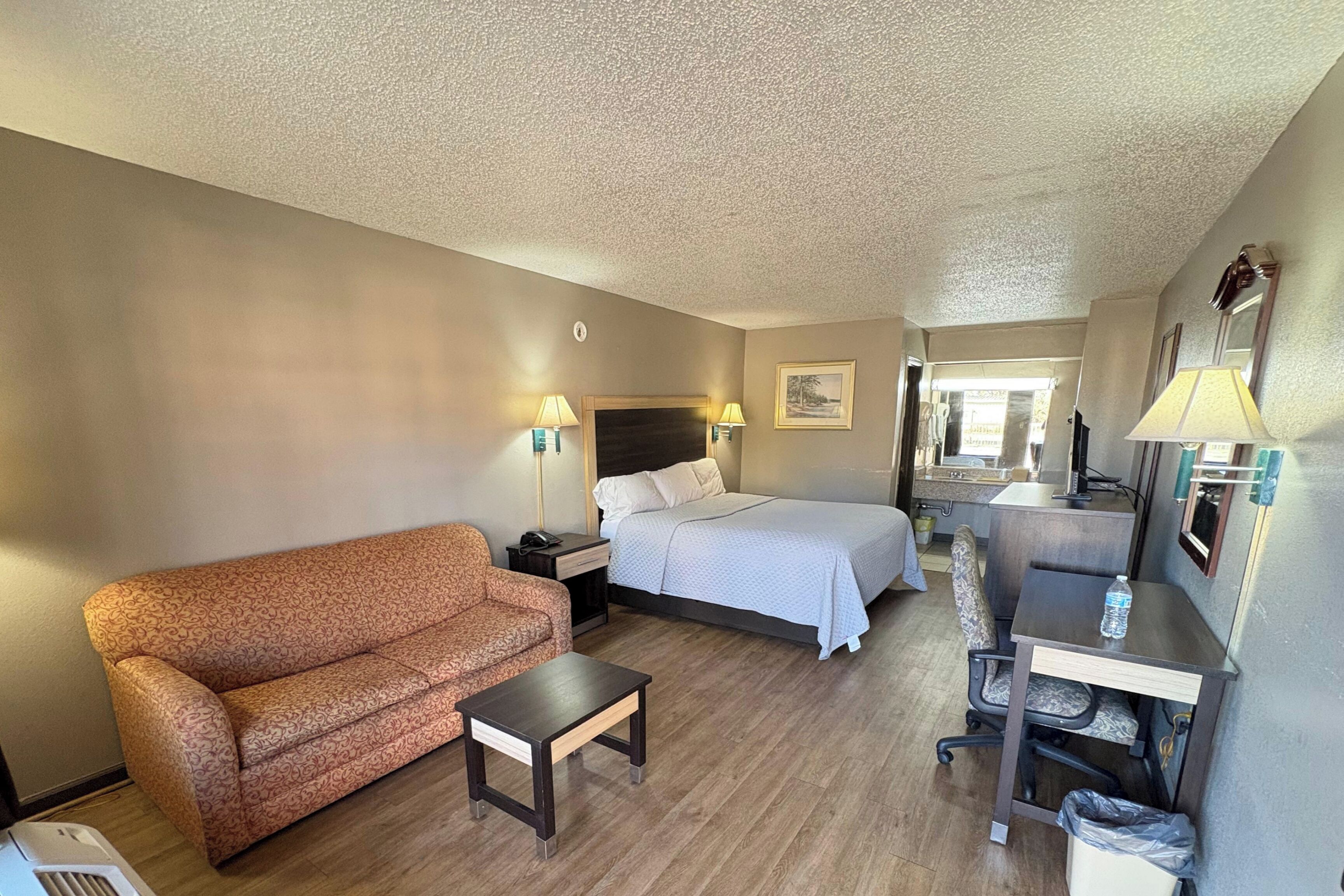 Työpöytä, silitysrauta/-lauta, ilmainen Wi-Fi, vuodevaatteet