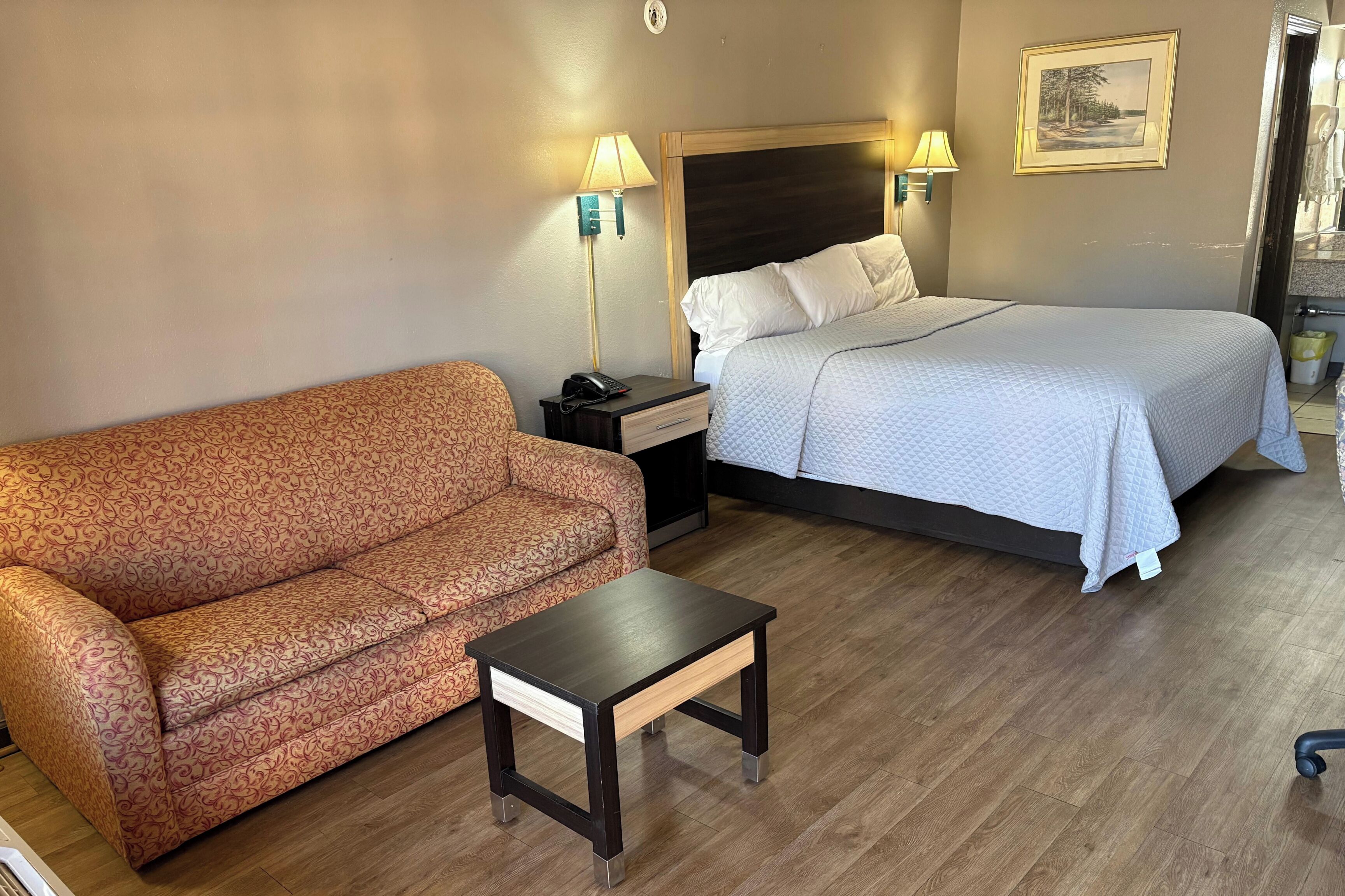 Schreibtisch, Bügeleisen/Bügelbrett, kostenloses WLAN, Bettwäsche