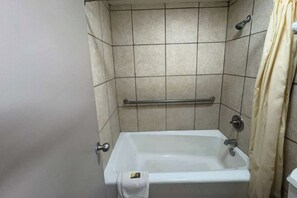 Gratis toiletartikler, hårtørrer, håndklæder